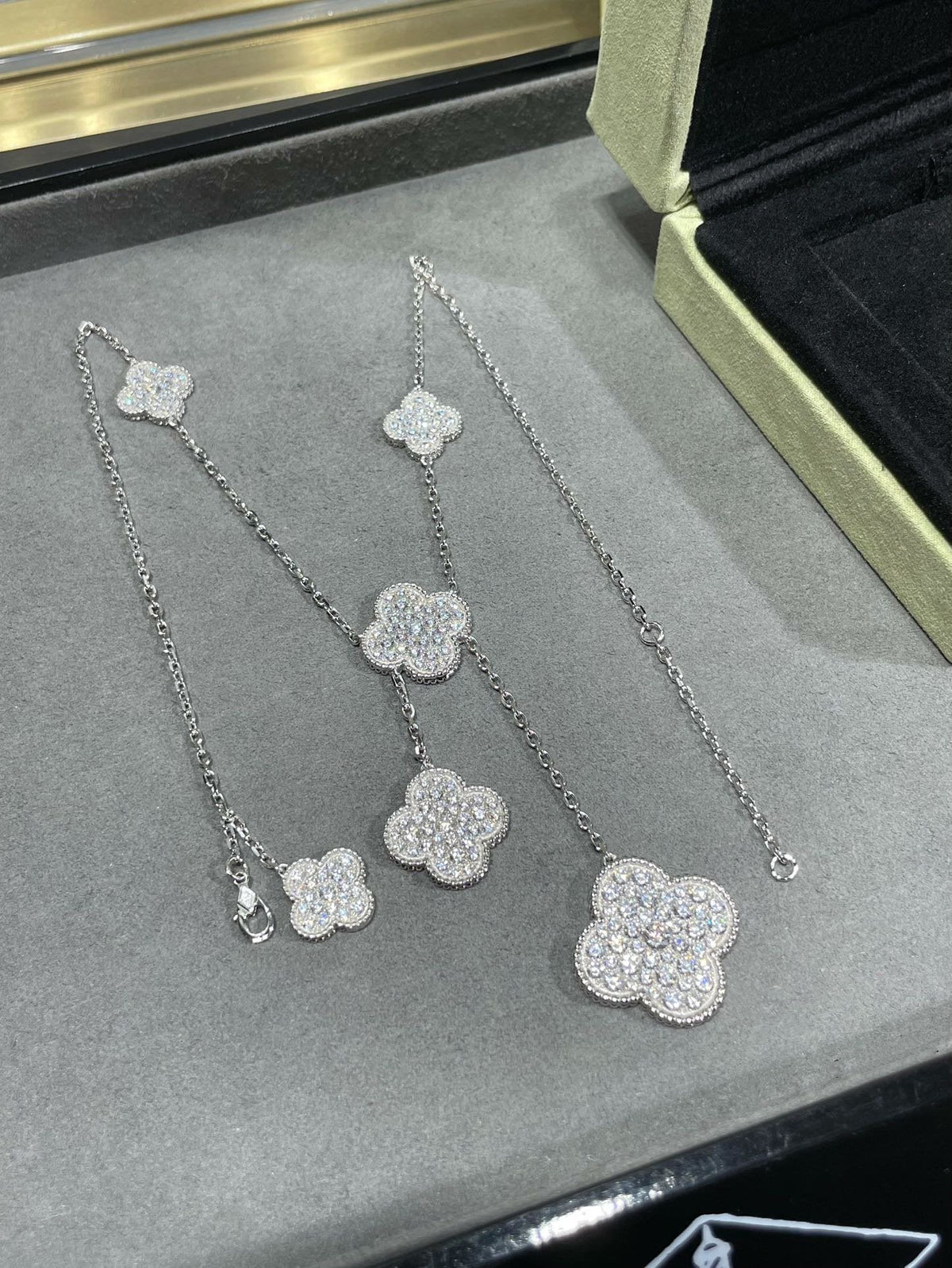 [⭐Hesperis Jewelry]CLOVER 6 MOTIF DIAMOND PAVED NECKLACE