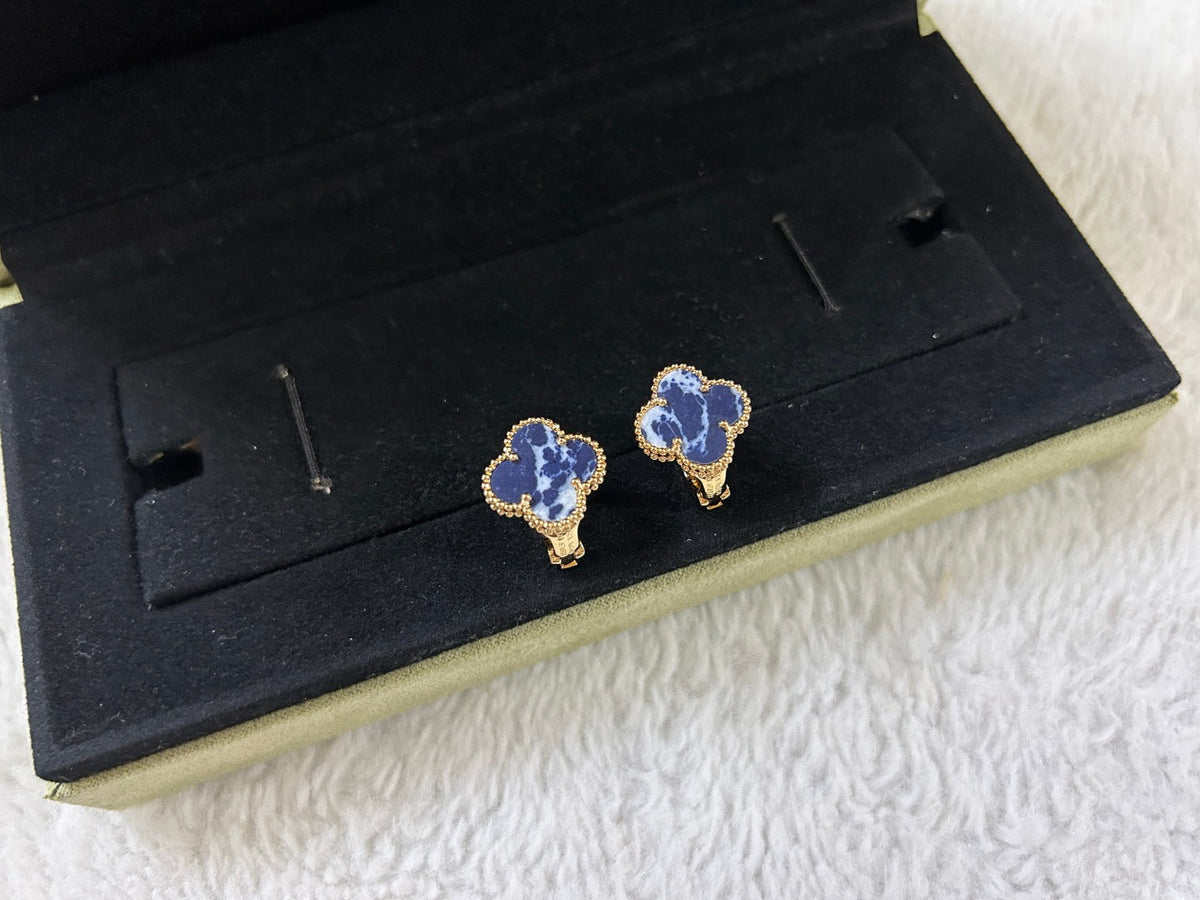 [⭐Hesperis Jewelry]CLOVER PIETERSITE MEDIUM STUD EARRINGS