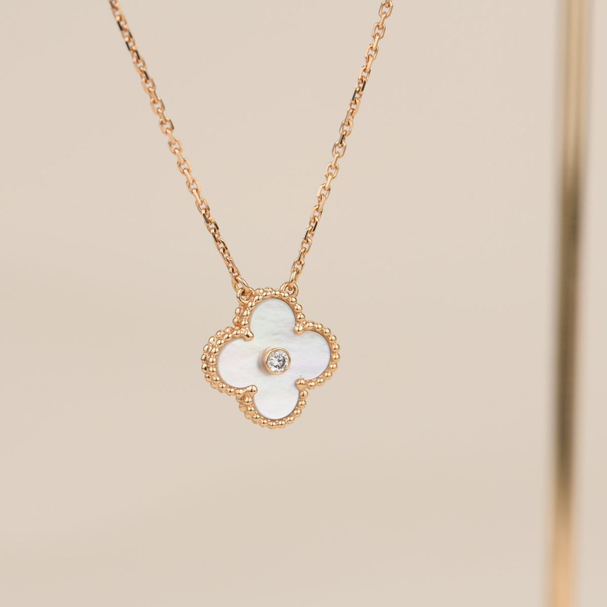 [⭐Hesperis Jewelry]CLOVER 15MM DIAMOND WHITE FRITILLARIA NECKLACE
