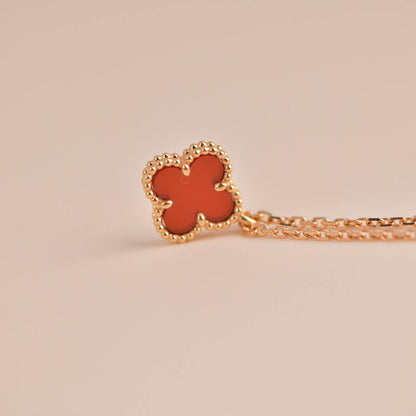 [⭐Hesperis Jewelry]CLOVER MINI 9.5MM WHITE CARNELIANS NECKLACE