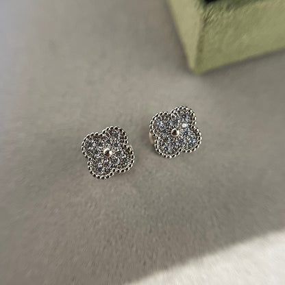 [⭐Hesperis Jewelry]CLOVER MINI DIAMOND STUD EARRINGS