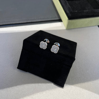 [⭐Hesperis Jewelry]CLOVER MINI DIAMOND STUD EARRINGS